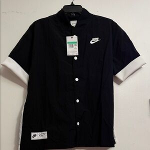 Nike Men's Black and White Casual Shirt
